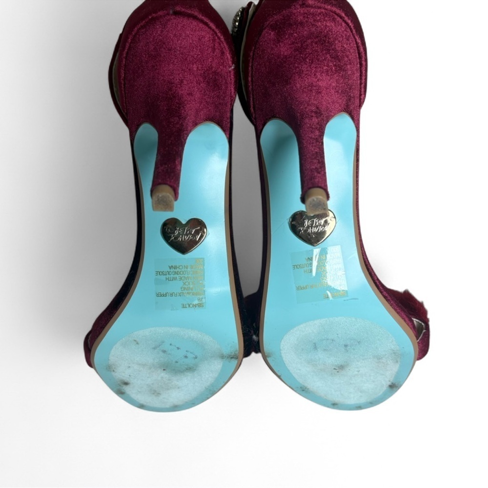 Betsey Johnson Burgundy Velvet Fur Heels | Size 7 Holiday Party Pumps - Picture 6 of 8